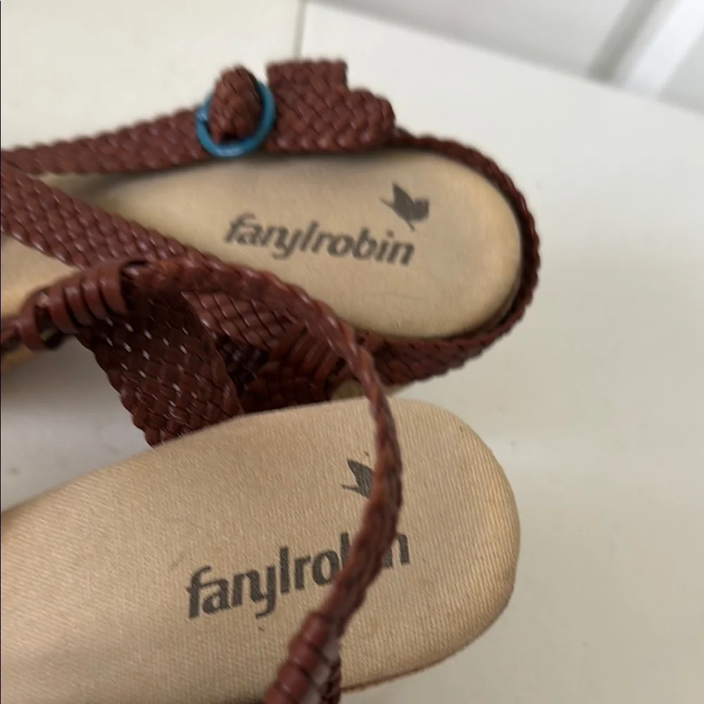 FANYLROBIN 3”HEEL BROWN LEATHER SANDALS (sz 11)